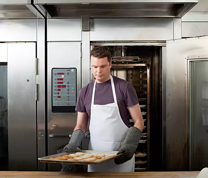 Why Perth Amboy, NJ Kitchens Trust Perth Amboy Appliance Pro for Commercial Oven Repair?
